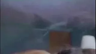 წითური ცოლი, ბარი სკამზე და დგას doggy წინაშე ქმარი