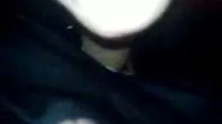 ცოლი აძლევს ქმარს პირში bathtub და გატაცებით მერცხლები მისი თესლი