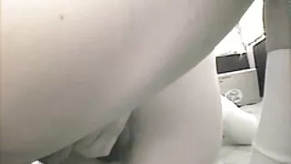 ბიჭი შევსებული პატარა დის cheek და fucked მისი სიამოვნებით