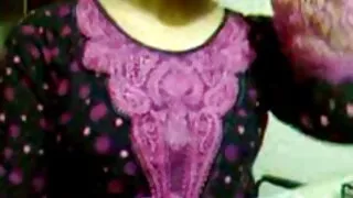 სამი BB impegnarsi ჩაერთონ lascivious stroking ერთი dildo