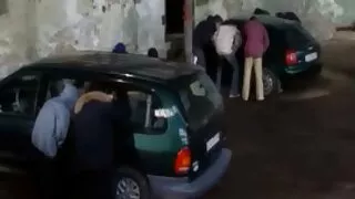 მრავალმხრივი ცოლი იღებს ქმრის ყლე ყველა ხვრელებს წინაშე კამერა