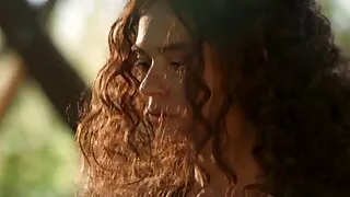 მან აჩვენა მისი hairy pussy მისი პარტნიორი და დაიწყო დანებდება passionately საწოლი